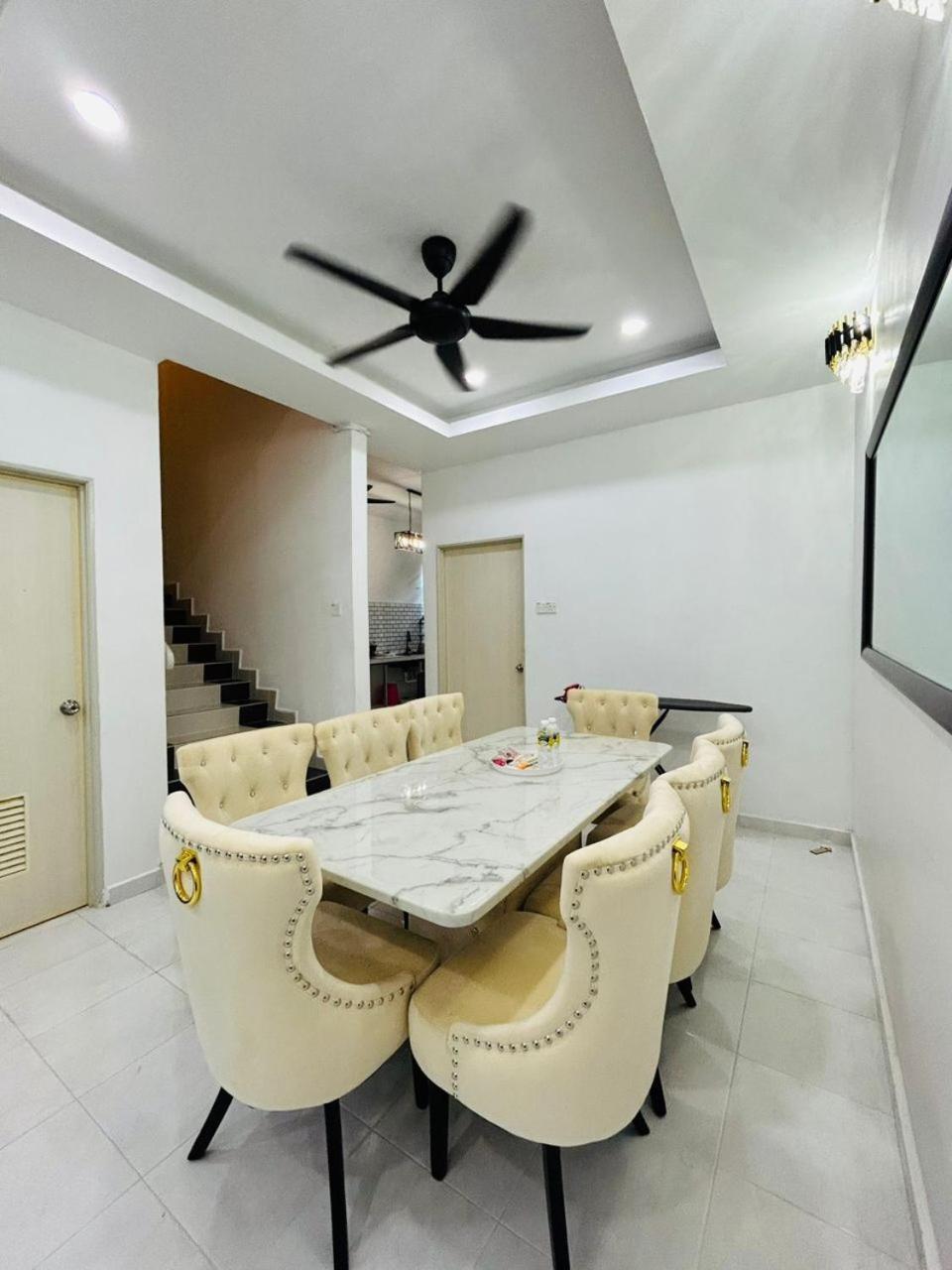 Noor Homestay Paddy View Kangar Bagian luar foto